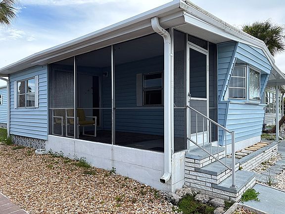 2nd image of 320 Roma Rd