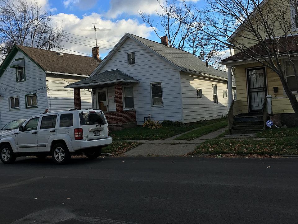 2nd image of 3409 Carlyle Ave