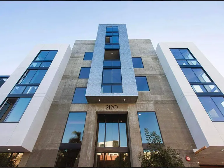 Contour Lofts — Photo 3