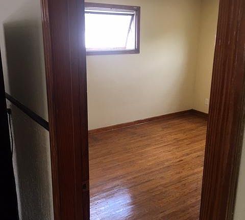 5th image of 96 Mariemont Ave