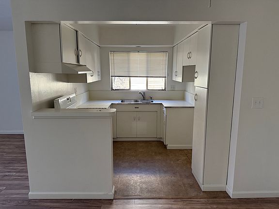 5th image of 295 S Hudson Ave APT 8
