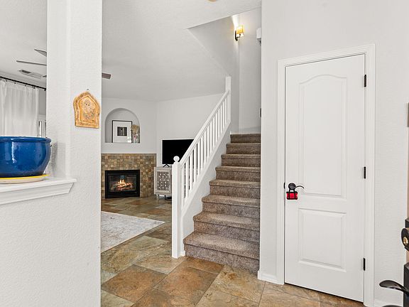 5th image of 5256 Molokai St NE