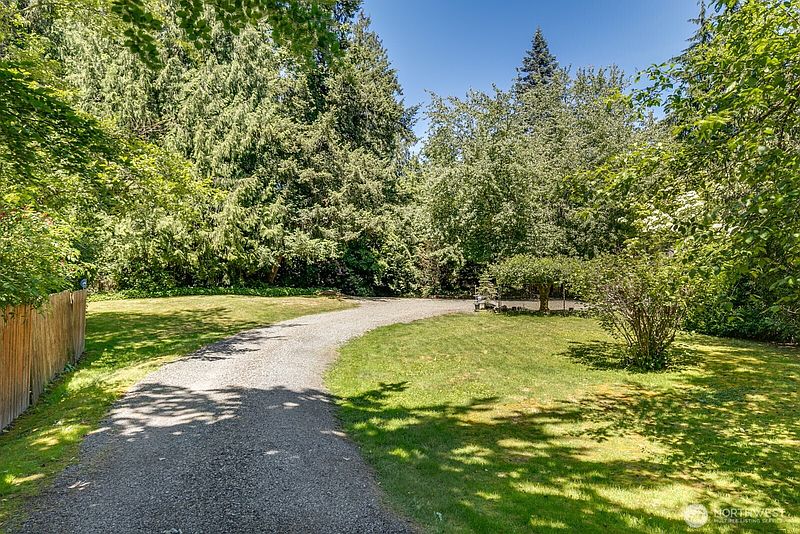 3rd image of 3827 212Th Street SW