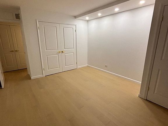 4th image of 2 Bay Club Dr Ste 4