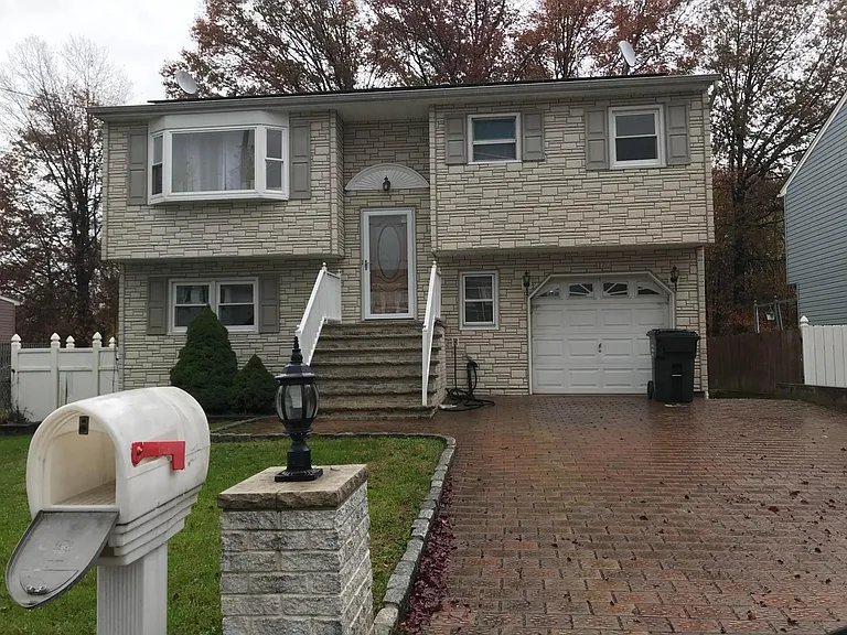170 Borman Ave — Photo 12