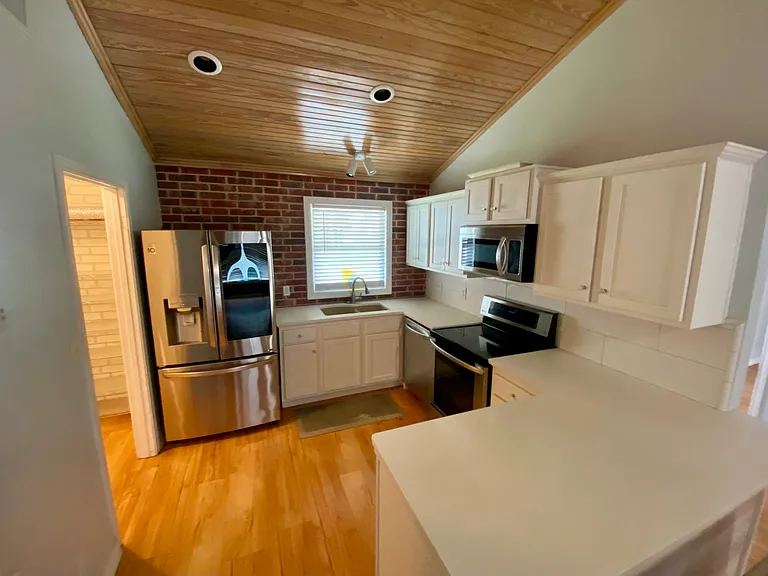 1003 Sea Secret St — Photo 3