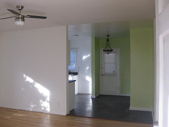 3rd image of 5442 Hermitage Ave