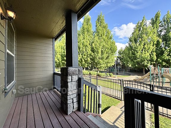 3rd image of 1444 NE Redspire Ln