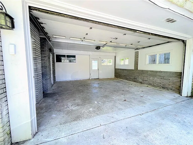 1973 Desmond Dr — Photo 36