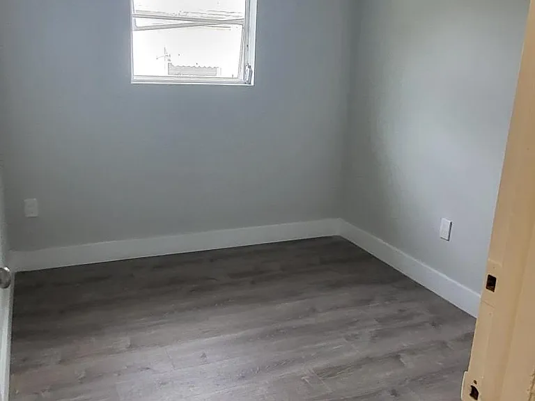 2221 NW 59th St — Photo 39