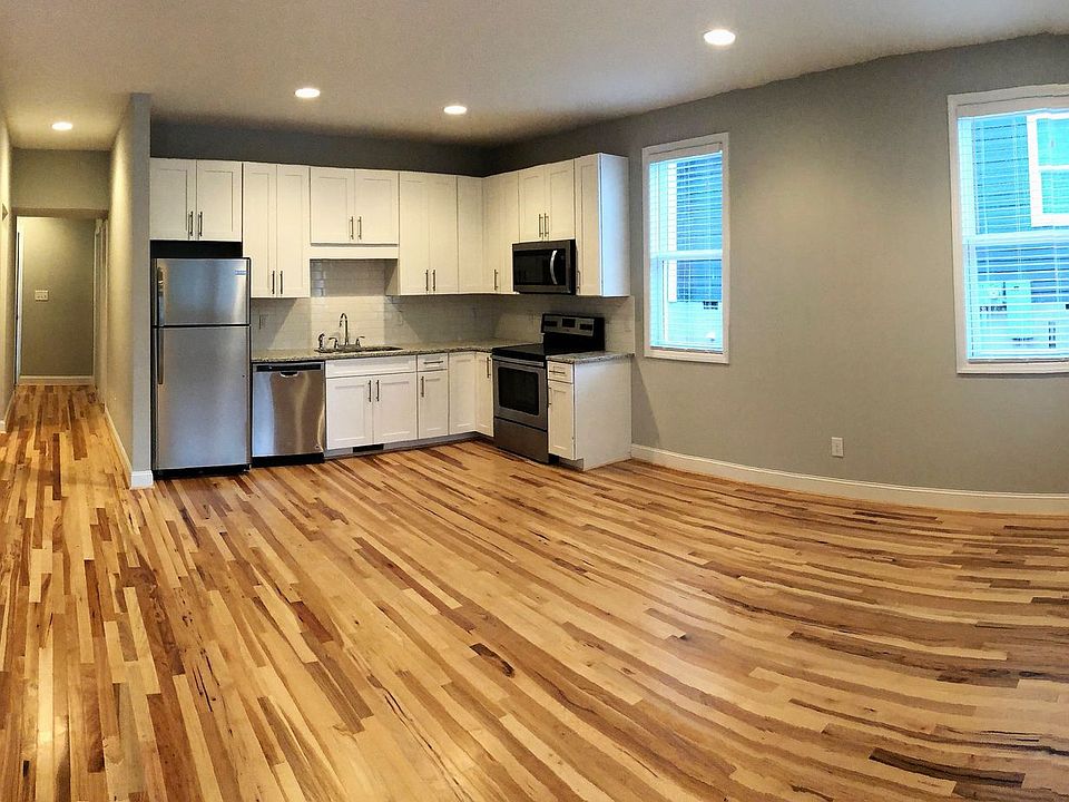 1st image of 206-208 Greene St #207-200