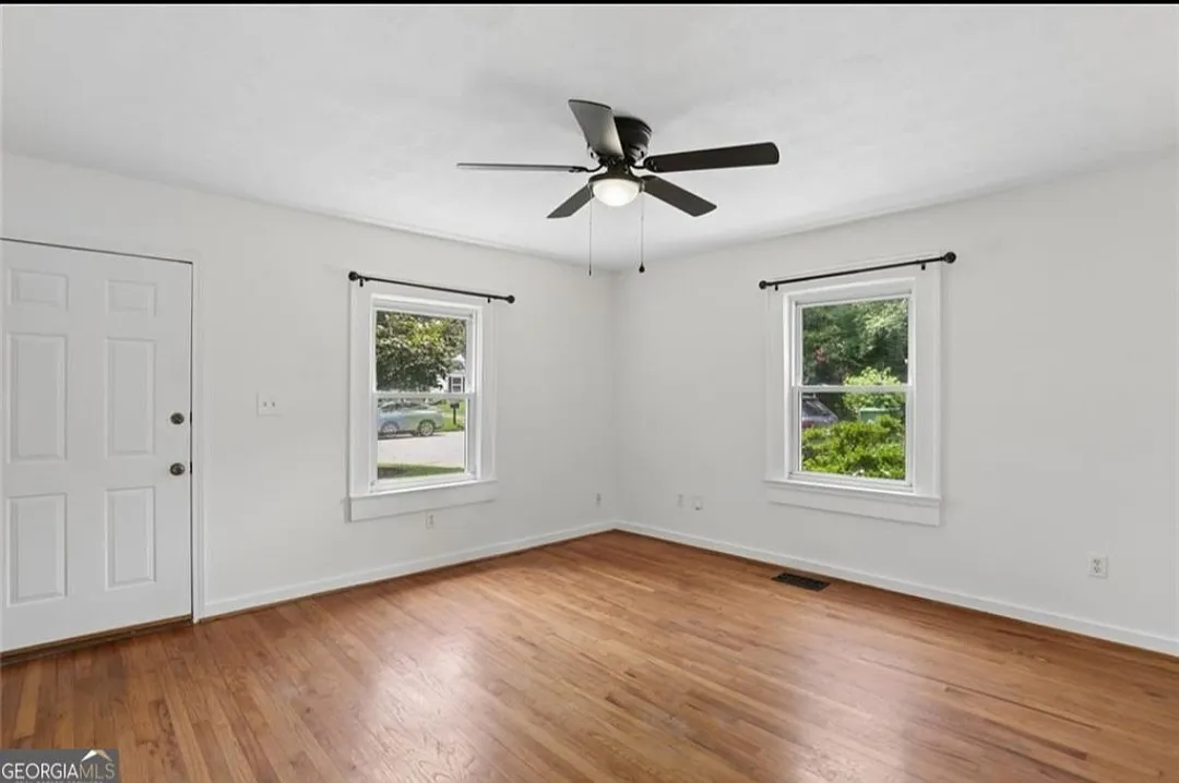 2 bed, 1.5 bath, 1475 sqft, $2,600 — Photo 3