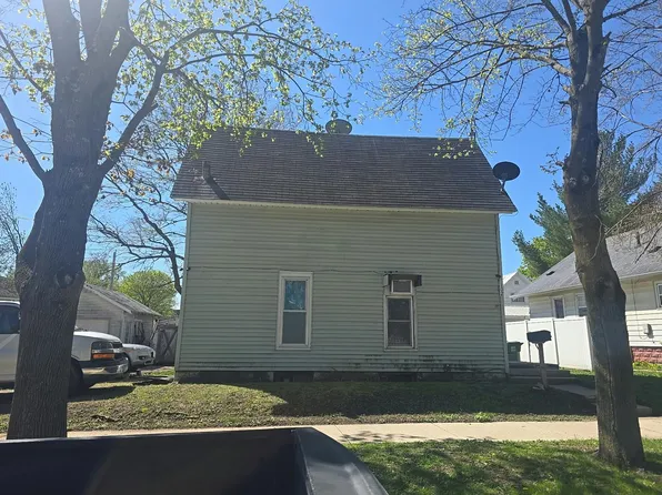 102 8th Ave, Charles City, IA 50616