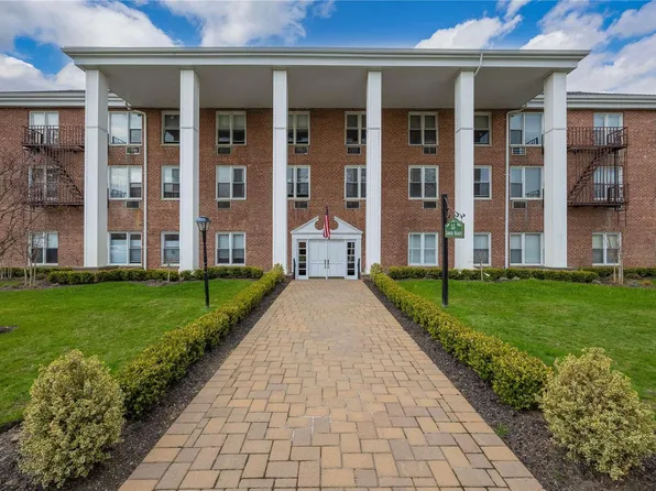 55 Lenox Road #1R, Rockville Centre, NY 11570