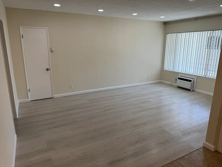 315 W Palmer Ave #3 — Photo 5