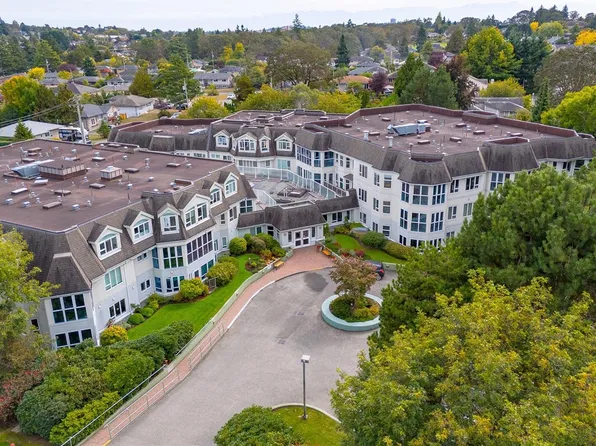 1521 Church Ave #409, Saanich, BC V8P 5T7