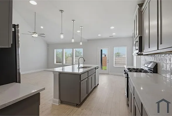 1224 Redcoat Dr — Photo 17