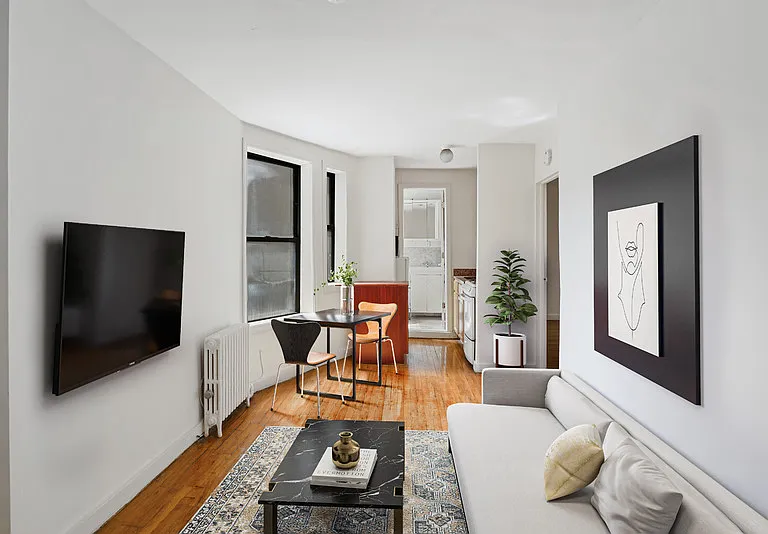 242 E 10th St #19 — Photo 1