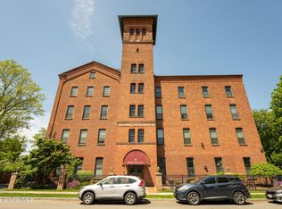 387 3rd Ave #301, Troy, NY 12180