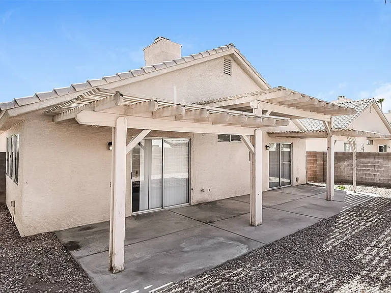 5244 Del Lago Dr — Photo 15