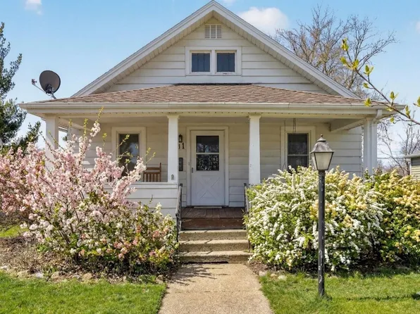 931 Eisenhower Ave, Janesville, WI 53545