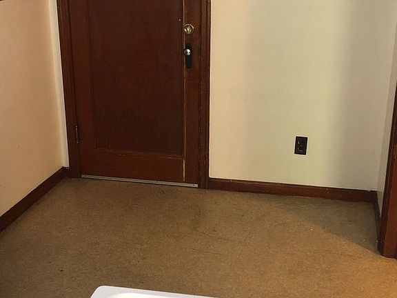 4th image of 440 NE Maiden Ln APT 5