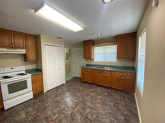 5th image of 5402 Water View Dr