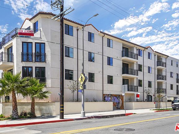 2nd image of 1111 Echo Park Ave #204