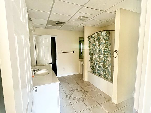 Jack-and-Jill bathroom