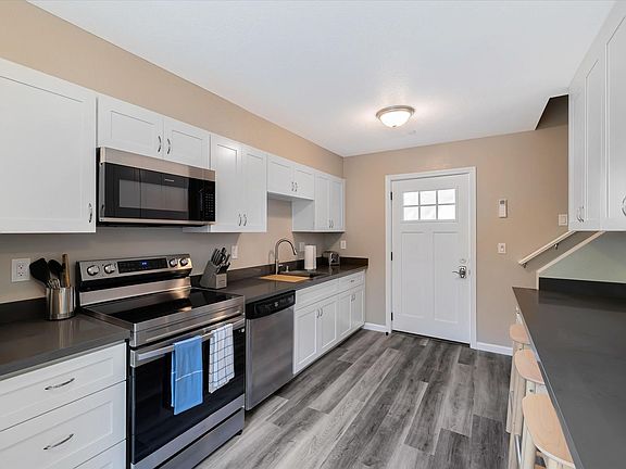 4th image of 160 Harrison Ave #C2