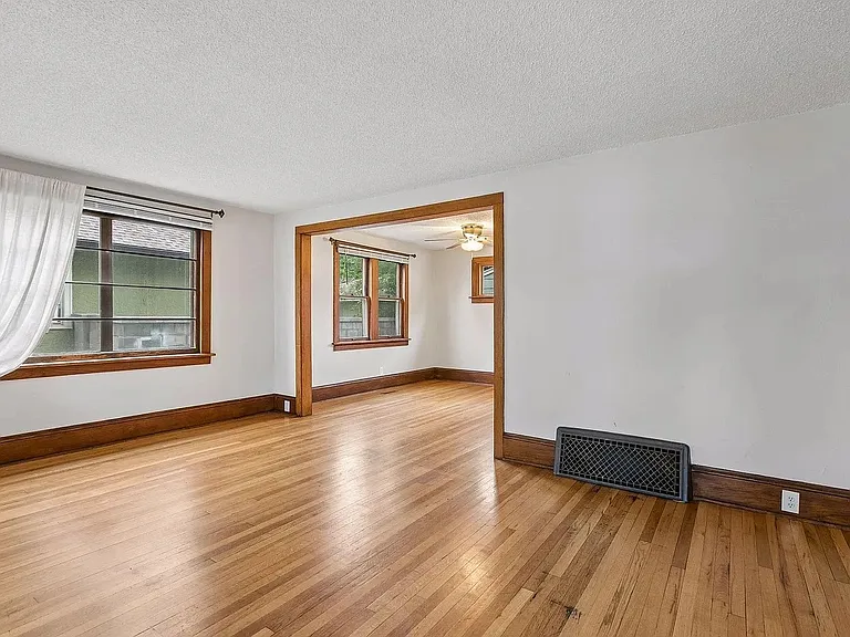 4156 Minnehaha Ave — Photo 4