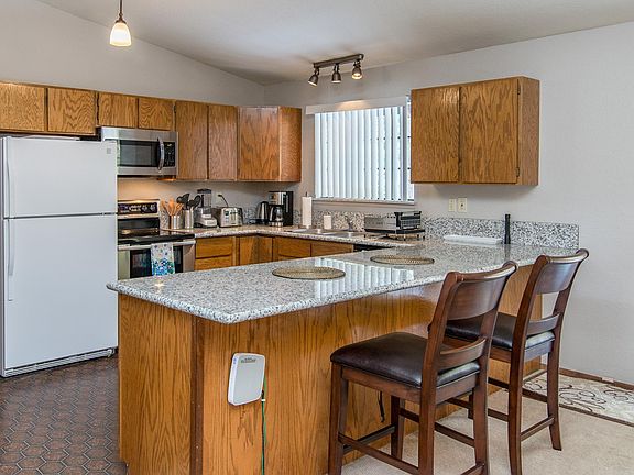 4th image of 13985 Northwoods Blvd