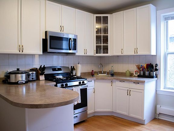 4th image of 3405 N Hamlin Ave Unit 1F