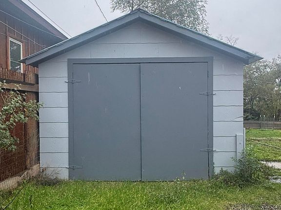 3rd image of 77 Clarkson Ave