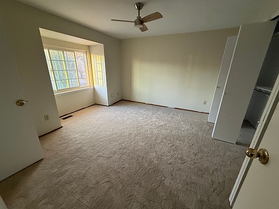 4th image of 2021 Sunridge Cir #2021