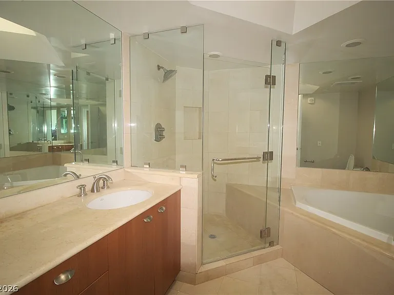 2777 Paradise Rd #708 — Photo 8