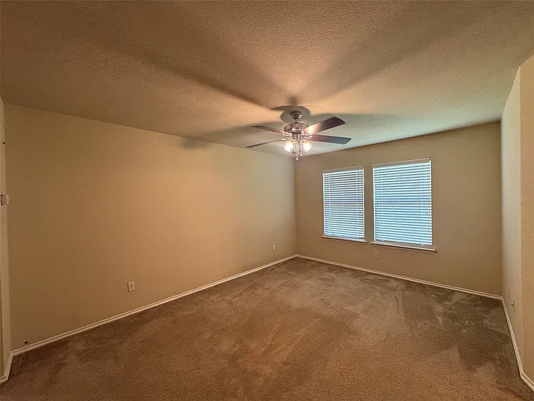 327 Elam Dr — Photo 11