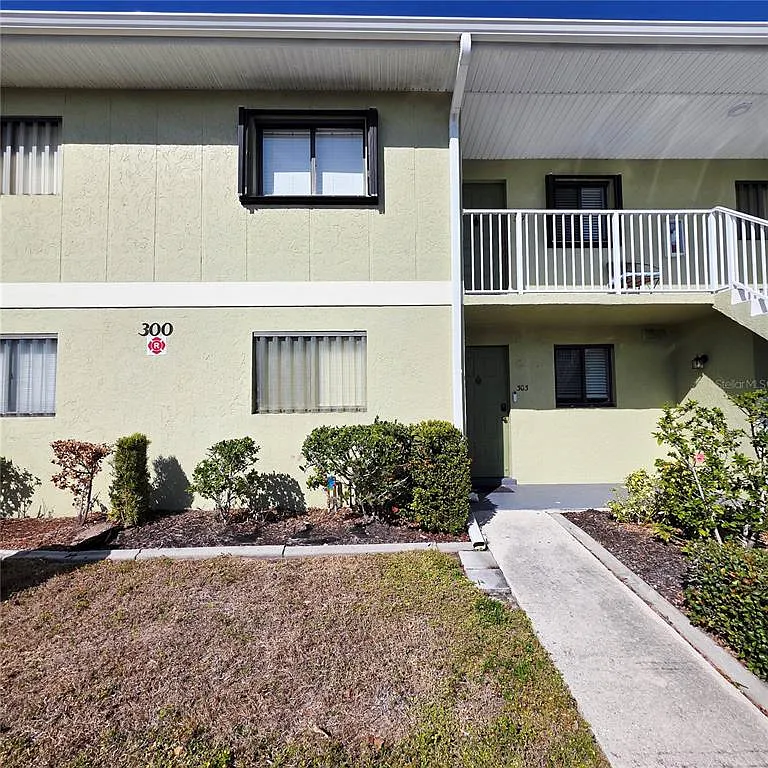 2 bed, 2.0 bath, 886 sqft, $1,700 — Photo 1