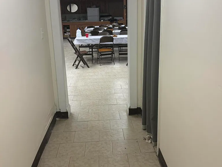 127 S Maple St #B — Photo 9