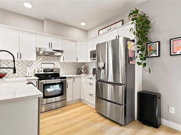 2nd image of 2645 Millstream Rd #111