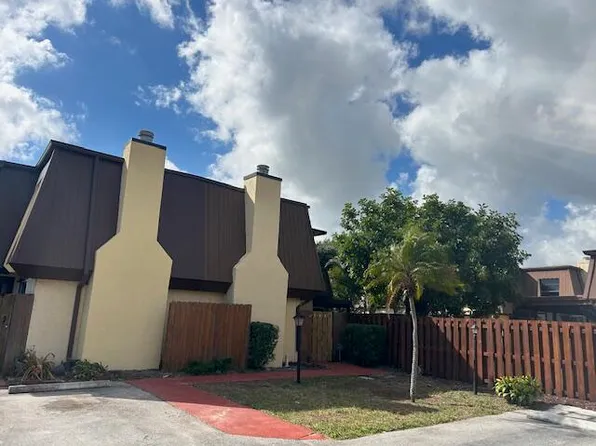 3502 Gardens East Dr APT B, Palm Beach Gardens, FL 33410