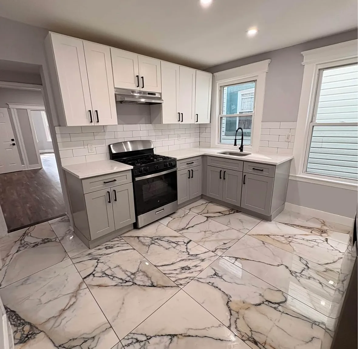 3 bed, $2,125 — Photo 2