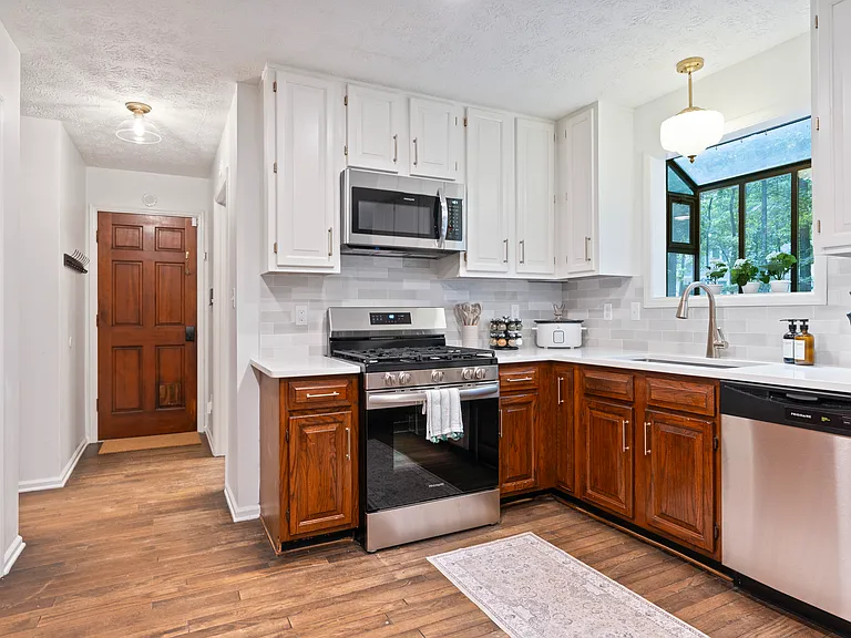 420 Cedar Ln — Photo 15