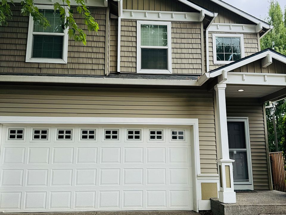 1st image of 5013 NE Schoeler Cir