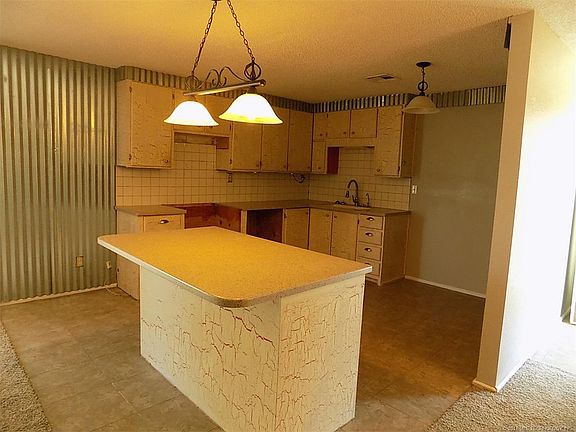 3rd image of 224 Wallace Ave