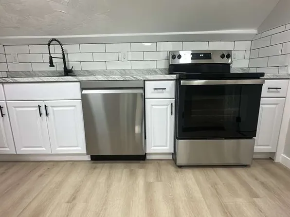 452 Mineral Spring Ave APT 3, Pawtucket, RI 02860