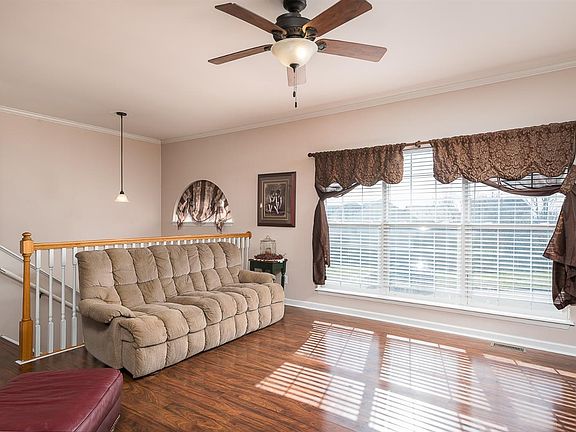 4th image of 117 Greentree Dr