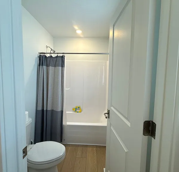 41 E Ferndell St — Photo 32