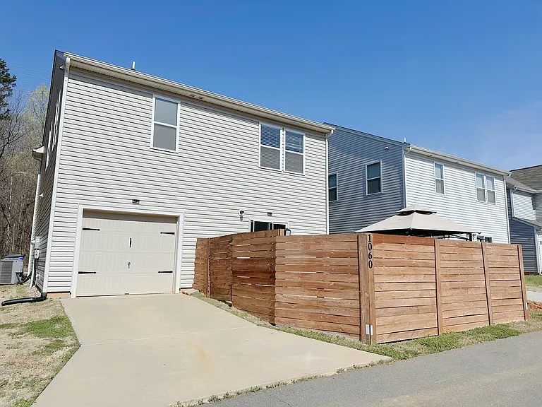 1060 Gibson Rd — Photo 26