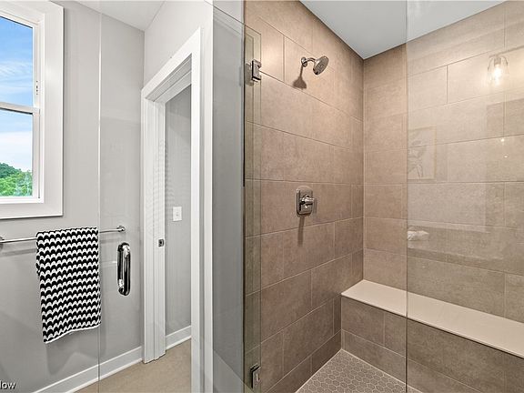 5th image of 11219 N Park Pl